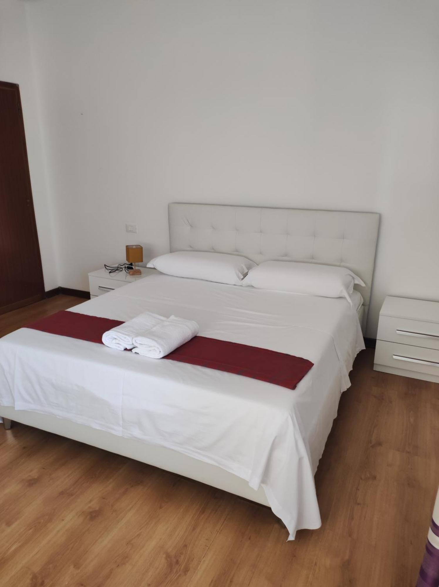 Abc Guest House Mestre Bagian luar foto