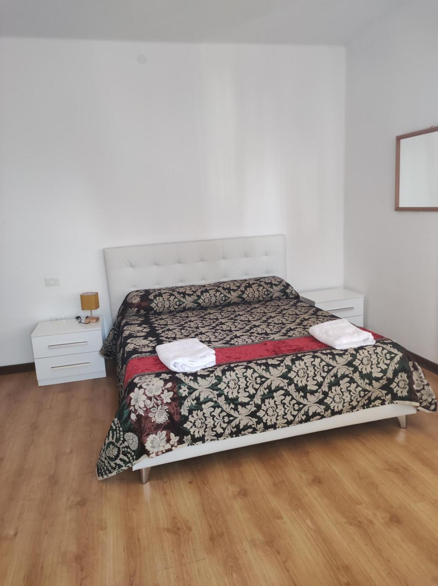 Abc Guest House Mestre Bagian luar foto