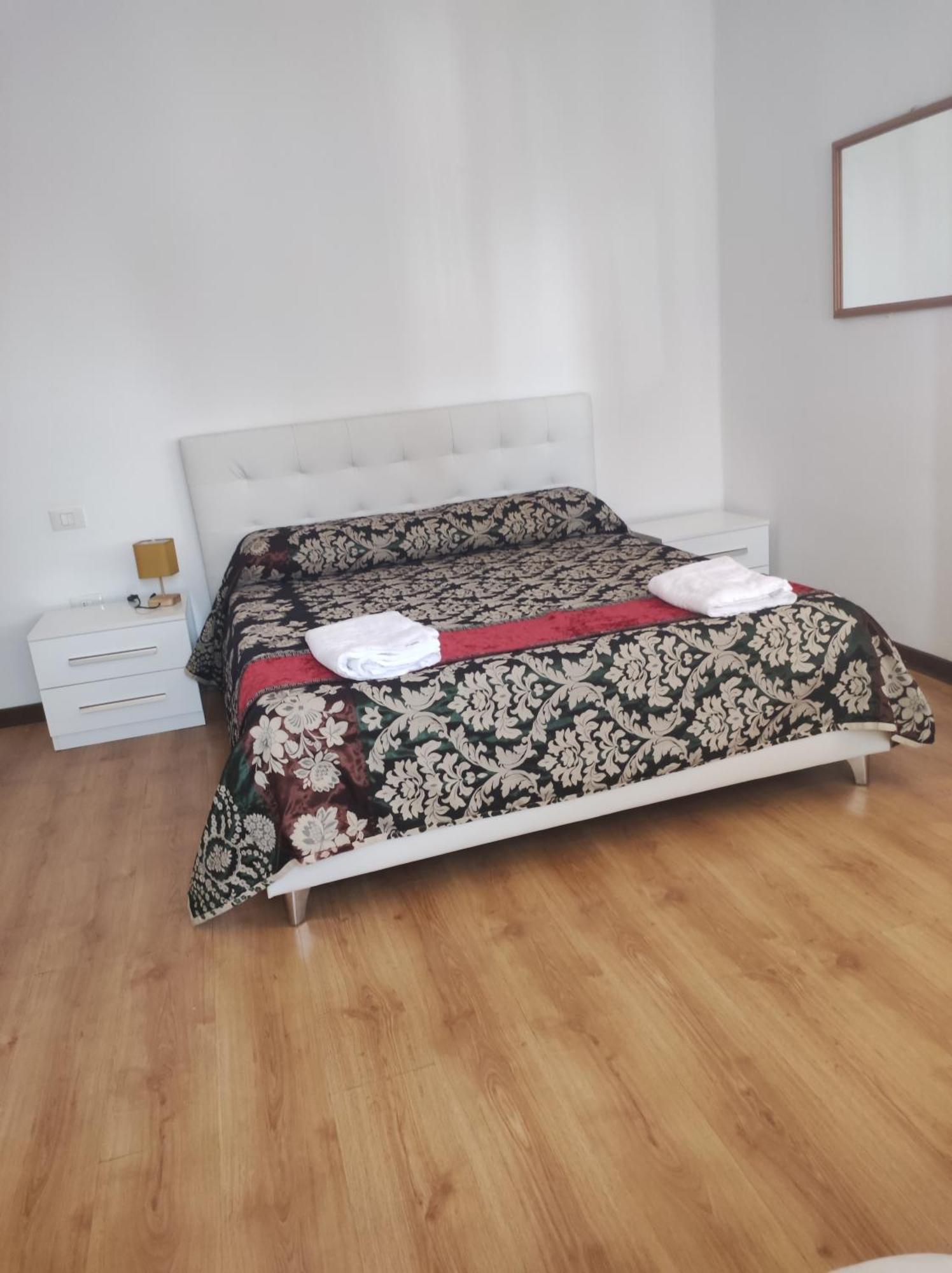 Abc Guest House Mestre Bagian luar foto